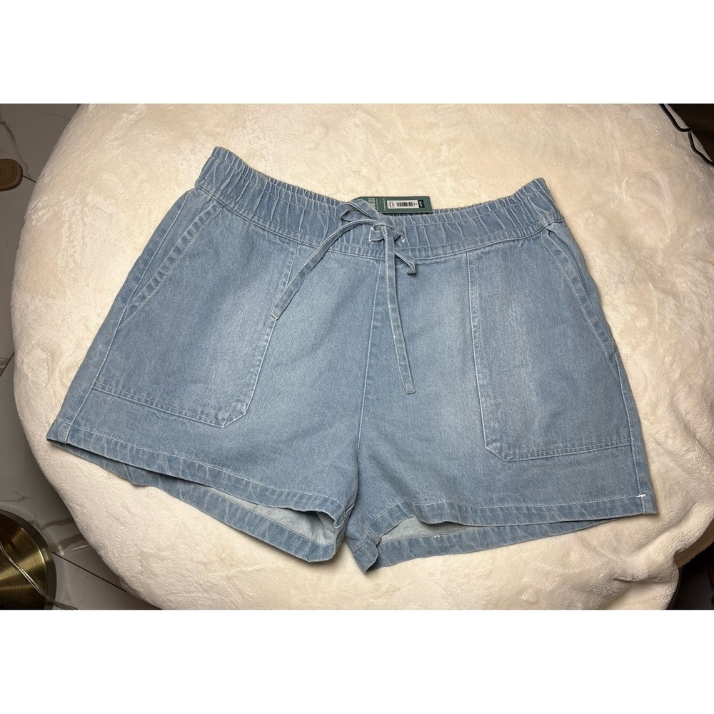 Women's XXL Earthbound light denim elastic waist drawstring pull on shorts. NWT.